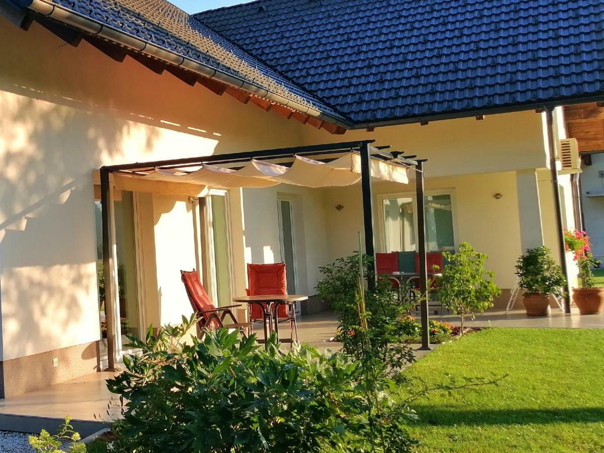Sobe Meta Bed and Breakfast Brezje Exteriör bild