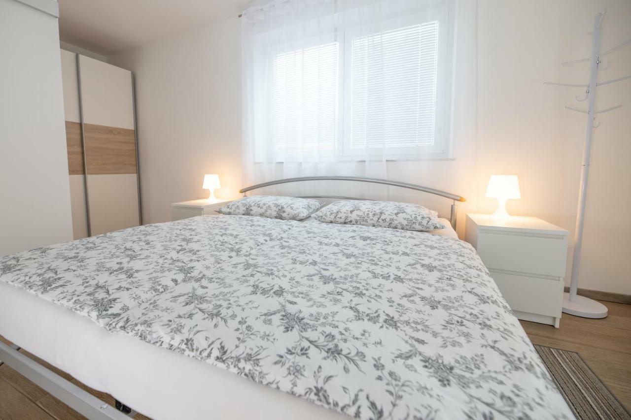 Sobe Meta Bed and Breakfast Brezje Exteriör bild